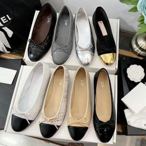 Paris Marka Tasarımcısı Siyah Bale Daireler Ayakkabı Kadın Bahar Kapitone Orijinal Deri Kayma Balerin Lüks Yuvarlak Toe Bayanlar Elbise Ayakkabı Klasikler Sandal A1