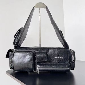 Superbusy Pileli Motosiklet Omuz Çantası Tasarımcı Çantası Siyah Cowhide Bag Kadın Çanta Vintage Biker Çanta Cüzdan Minimalist İki Boyutta Mevcut