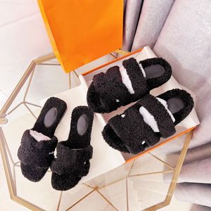 Tasarımcı Yüksek Kaliteli Terlik Kadın Terlik Marka Şeker Renk Slip Olmayan Sandalet Kış Daireleri Kadın Premium Sıcak Orijinal Yün Kürklü Terlik Büyük Boyut 35-41