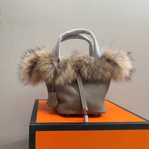 Luxurys Buck omuz çantaları at lüks gıda sepeti kova çantası marten saç basit kadın tasarımcısı yüksek kaliteli gerçek deri çanta 231015