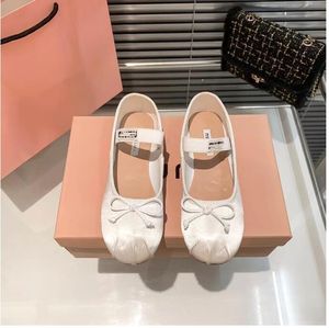 Ayakkabılar Bowtie satin bayan somunlar Paris Vintage moda tasarımcısı klasik düz topuk rahat dans ayakkabı bale daireleri fabrika ayakkabı