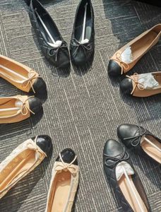 Tasarımcı Sandal Paris Marka Ccity Back Ballet Flats Ayakkabı Kadınları Bahar Kapitone Orijinal Deri Kayma Balerin Daireleri Kadınlar İçin Yuvarlak Toe Bayanlar Elbise Ayakkabıları