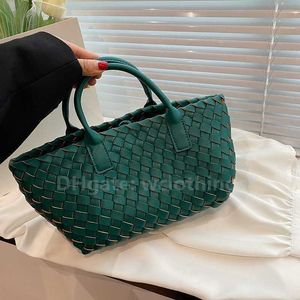 Woven Handbag Basket 2023 wallte Popular Shoulder Bag Personalized Dumpling Baobao Small and Simple Vegetable Crossbody