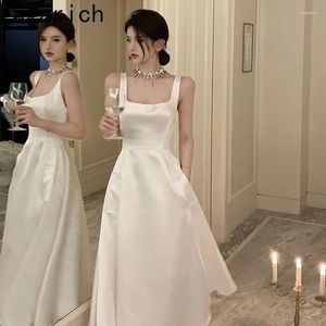 Sıradan Elbiseler Gagarich Fransız Vintage Hepburn Tarzı Beyaz Sling Elbise 2023 Yaz Doğum Günü Nişan Kadın Mizaç Lüks Uzun