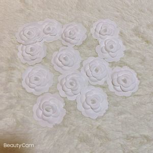 Parti Hediyeleri Beyaz Renkli Camellia DIY Parça 7x7cm GIFR kutularına Sopa İçin Kendinden Yapışkan Kamelya veya Kart DIY El Yapımı Takı Aksesuarları