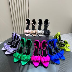 Tasarımcı Sandallar Lüks Tasarımcı Ayakkabı Kadife Satin Bowknot Elbise Ayakkabı Üst Noble Kaliteli Dar Bant 10.5cm Hgh Heatl 35-42 Kutu Stiletto Topuklu Kadın Sandal