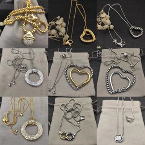 Dy kolye moda hediye lüks tasarımcı küresel kalp kolye yüksek kaliteli tam elmas çift yuvarlak çift halka mini kare elmas kolye
