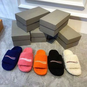 Tasarımcılar Luxurys Kadın Bayanlar Yün İzler Slaytlar Leopar Kış Kürk Kürklü Kürklü Kürklü Şehirler Paris Sandallar Konforlu Bulanık Kız Flip Flop Fashion Slipper