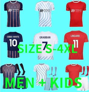 23 24 Nottingham Futbol Forması Orman Evi Kırmızı Uzak Mavi Erkekler Tops 2023 2024 Camiseta Worrall MBE Soh Lolley McKenna Arrer Yetişkin Çocuk Kitleri Erkek Futbol Gömlek Seti