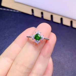 Cluster Rings Dazzling Silver Gemstone Ring For Daily Wear 6mm Natural Chrome Diopside Engagement Solid 925 Jewelry