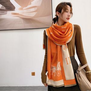 Designer di sciarpe di lana alla moda per le donne Sciarpe di cashmere di lusso invernali Sciarpe con scialle di Pashmina da donna