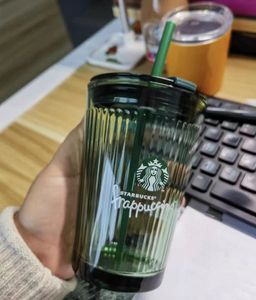 Дизайнерская радостная зеленая стеклянная чашка, прозрачная соломенная чашка, офисный стол, чашка для воды, кофейная чашка для пары, 460 мл