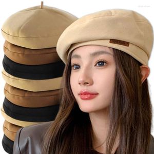 Beralar Sonbahar Kış Yün Kapakları Fransız Sanatçı Bonnet Sıcak Keçe Şapkaları Beret Kadın Katı sekizgen şapka moda kız Soy Cap