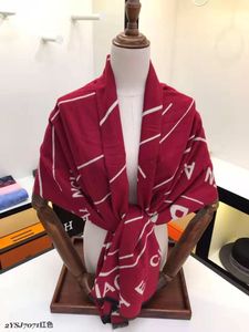 Lenço vermelho feminino de luxo tecido de alta qualidade presente xale pashmina outono/inverno moda novos acessórios quentes natal designer marca carta lenços de cor sólida