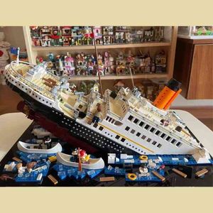 BLOCOS BLOCOS 2882PCS Mini Bricks Modelo Titanic Cruise Ship Model Boat Boat Diy Loz 1060 Bloco de construção Kit de tijolos Kit Kids Toys Preço de venda T220901