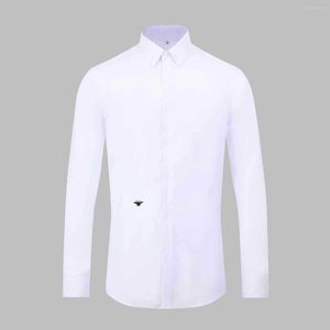 Camisas masculinas Camisas pequenas de abelhas bordadas camisa masculina de cor sólida de manga comprida Estação européia Business estilo casual slim branco