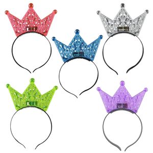 Saç Aksesuarları Kafa Bandı Aydınlatma LED Glow Doğum Günü Kraliyetleri Karanlık The Cadılar Bayramı Kids Tiara Party Headdress Aydınlık Malzemeler Noel Band 220909