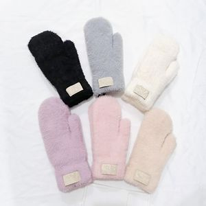 Australia Designer Mittens Winter Fur Gloves Women Girls Warm Fleece Mitts Trendy Label Outdoor Thicken Knitted Glove