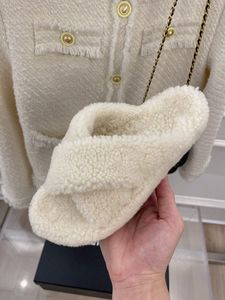 Nuove pantofole da donna Ciabatta da casa invernale Piattaforma in lana di agnello