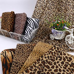 Tessuto per abbigliamento Tiger Leopard Striped Zebra Pattern Panno Animal Print Breve peluche per abbigliamento fai da te Giocattolo Cuscino Tappeto Tessuti decorativi