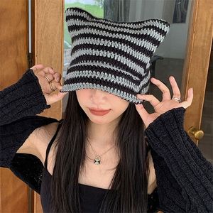 Beanieskull Caps Japon Y2K Küçük Şeytan Çizgili Beanies Kadınlar Ins Sevimli Kedi Kulakları Örme Yün Kap kız Kış Sivri Krop Cadılar Bayramı Şapkaları 220916