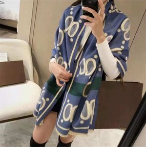 Inverno Pop Colore blu Versatile Sciarpa Classica due lettere Jacquard Designer Sciarpa Donna Moda uomo Echarpe Double Sided Cashmere Sciarpe Avvolgere Fazzoletto da collo regalo