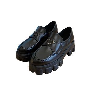 Kadın Elbise Ayakkabı Tasarımcı Loafer'lar Moda Üçgen Platform Ayakkabı Gerçek Deri Yuvarlak Ayak Siyah Beyaz Klasik Sneakers EU41