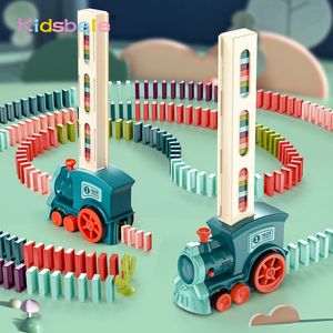 Diecast Model Araba Kids Elektrikli domino tren araba seti ses ışık otomatik döşeme dominolar tuğla bloklar oyun eğitimi Noel hediyesi çocuklar oyuncak 220919