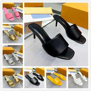 Kadınlar Lüks Sandalet Ayakkabı Tasarımcısı Yüksek Topuklu Düz Topuk Orta Topuk Siyah Çıplak Pembe Beyaz Patent Deri Süet Moda Partisi Düğün Ayakkabı Boyutu 35-43