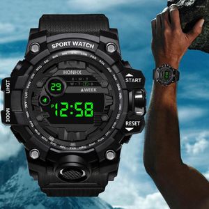 Bilek saatleri hisse senetleri erkekler yönetti dijital saatler aydınlık moda spor su geçirmez adam için ordu ordusu askeri saati relogio maskulino