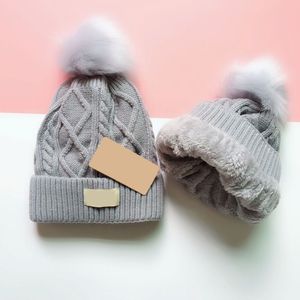 Горячие товары Женщины шляпы шапочки меховой мяч Poms Poms Winter Hat для женских шляпц