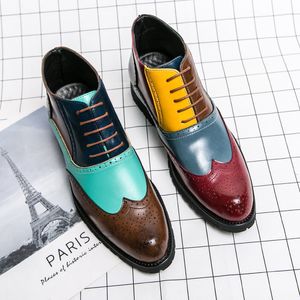 Brogue ayak bileği botları erkek ayakkabı renk engelleme pu dikiş oyma sivri ayak parmağı retro retro rahat moda iş gündelik parti ad180