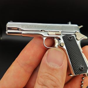 Miniature Colt 1911 Keychain: Alloy Metal Pistol Gun Model for Collection and Decoration