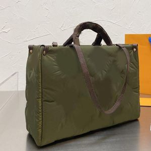 Yastıklı tote omuz yastık çantası büyük kapasiteli çanta moda mektubu baskı crossbody cüzdan çıkarılabilir omuzlar kayış yumuşak