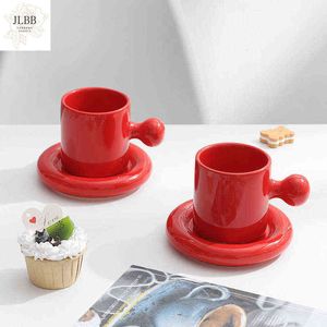 Yuvarlak yemeklerle yaratıcı kırmızı kahve kupaları benzersiz seramik fincan içecek içecek içecek çay süt fincan tepsisi güzel düğün hediyesi T220810