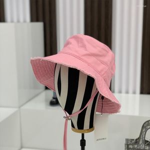 Top Caps lüks kadın kova şapka moda bob fransız kadın kova tasarımcısı parlak renk doğru mektup tamamen aylık seyahat kabarık