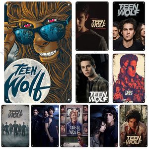 Teen Wolf Film Metal Boyama Kilidi Stok ve İki Sigara İçme Fıçısı Rusty Cafe Ev Bar Pub Duvar Kalay Metal İşaretleri Dekoratif Plaka Plak Man Mağarası 20CMX30CM Woo