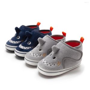 İlk Yürüyüşçüler Doğum Erkek Bebek Ayakkabıları Sonbahar ve Kış Sevimli Karikatür Yumuşak Toddler Sıcak Pamuk 0-18 aylık