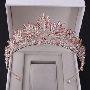 Başlıklar ve Taçlar Düğün Çiçek Yaprağı Saç Aksesuar Gelin Diadem, Quinceanera Doğum Günü Partisi Başlıkları için Başlık Mücevherleri