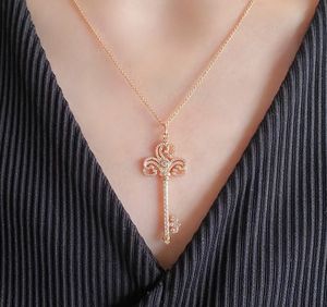 İns kolye lüks güzel mücevher zinciri kolye için kolye k altın kalp tasarımcısı bayanlar moda inci satürn inci ilk tenis