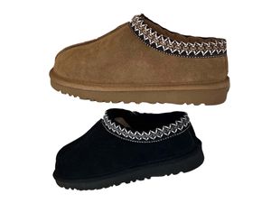 Дизайнерские зимние сапоги для женщин. Тапочки на меху. Короткие ботинки, дышащие легкие туфли. Кожаная теплая шерстяная мода. Натуральная осенне-зимняя оригинальная пряжка с коробкой, размер 35-44.
