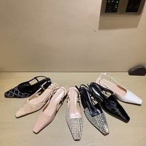 Tasarımcı Kadınlar Rhinestone ayak bileği kayış topuklu sandalet saten sivri uçlu yüksek topuklu stilettos pompalar dantel up köpüklü düğün gelin elbise ayakkabıları