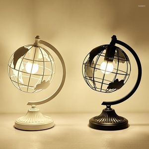 Table Lamps Creative Nordic Round Earth Art Iron LED Simple Desk Lamp Eye Protection Reading Living Room Bedroom Home Decor Style