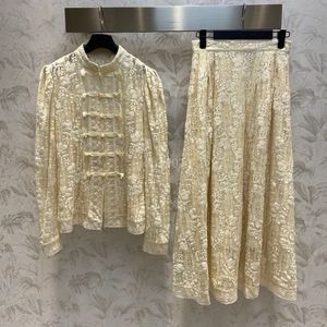 23SS Kadın Pamuk Tasarımcısı Dantel Nakışla İki Parça Elbise Takımları Milan Milan Pist Markası Out Giyim Puff Sleeve Bluz Mahsul Üstleri Gömlekler ve Midi Etekler Setleri