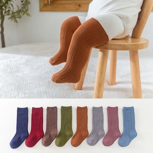 Şeker Renkleri Bebek Çocuk Çorapları Yeni% 100 Pamuklu Örme Dizini Koruyan Uzun Yumuşak Bebek İnş