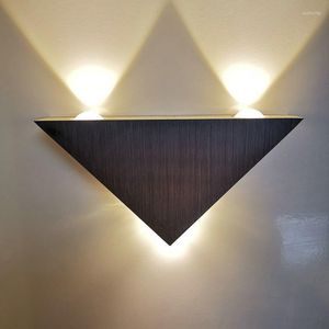 Duvar lambaları Basit RGB LED LAMP Değiştirilebilir 3W Üçgen Etkisi Merdiven Işık Yatak Odası Banyo Koridor Koridoru Koruma Acces