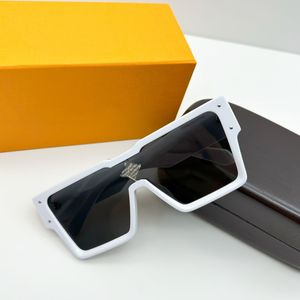 Дизайнерские мужские черные солнцезащитные очки модные очки мода модель специального ультрафиолетового ультрафиолетового ультрафиолетового ультрафиолетового ультрафиолета.