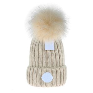 Beanie Cap Designer de Designer Bucket Chapéus Novas Moda Mulheres Senhoras Aquentes Feania Grande Fal Pom Pom Poms Bobble Hat Outdoor M-2