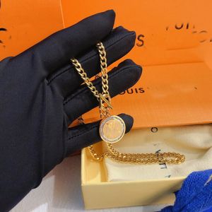 Роскошный дизайн брендовое ожерелье из 18-каратного золота с покрытием из нержавеющей стали ожерелья круглый колье-цепочка с подвеской в виде буквы модные женские свадебные украшения аксессуары X352