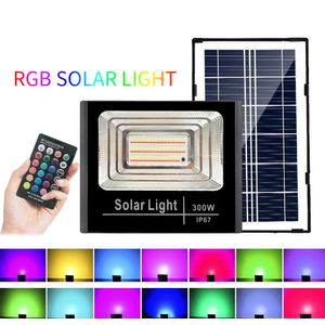 LED Güneş Taşkın Işıkları Açık RGB Renkli Taşkın Işığı Uzaktan Kontrol IP67 Bahçe Sokak Peyzajı Spot Işığı Duvar Güneş Powered Taşkın Lambası